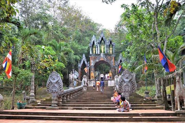 Escadaria para Wat Preah Ang Thom - Parque Nacional de Phnom Kulen, Camboja - Reprodução do Flickr Людмила Соколова