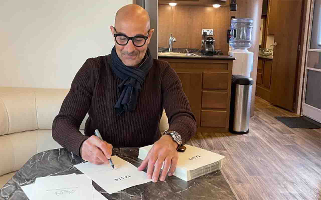Sua relação com a culinária também ultrapassou as telas. Stanley Tucci lançou livros de memórias e gastronomia, nos quais fala sobre receitas familiares, infância, carreira e até momentos difíceis de sua vida pessoal. 
