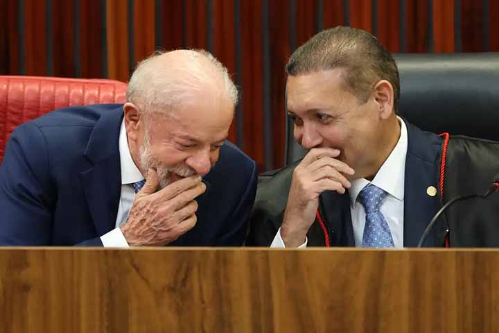 Com perfil moderado e conciliador, ele tem trânsito com correntes diversas e é visto no ambiente jurídico como um ministro “garantista”. Ou seja, que costuma valorizar ao máximo o amplo direito de defesa durante os julgamentos. “O garantismo deve ser exaltado, porque todos os brasileiro merecem o direito de defesa todos os brasileiros para chegar a uma condenação devem passar por um devido processo legal. E isso é o perfil do garantismo”, declarou, durante sua sabatina na Comissão de Constituiçã