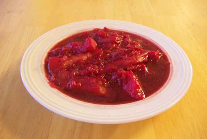 Entre tradição e identidade: conheça o borsch, prato típico associado à Ucrânia
