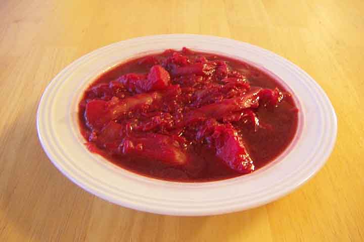 Borsch, borscht, ou borche é uma sopa original da Ucrânia - Karmosin/Wikimédia Commons