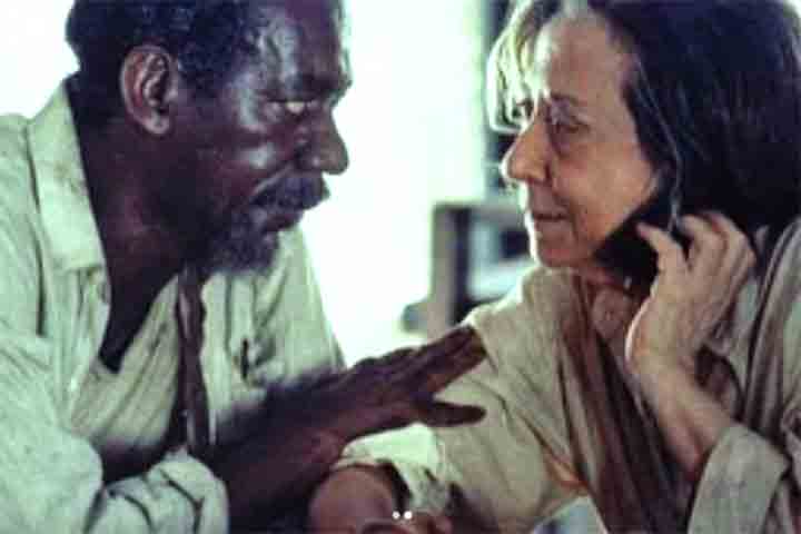 Luiz Melodia fez também alguns trabalhos como ator. Ele fez parte do elenco do filme “Quase Dois Irmãos” (2004), de Lúcia Murat, e contracenou com Fernanda Montenegro em “Casa de Areia” (2005), de Andrucha Waddington. Na televisão, fez participação especial na novela da Globo “Bang Bang” (2005), com o personagem Sam, em que também emplacou na trilha sonora a canção “Nós Dois”, com Renato Piau, um dos seus principais parceiros na carreira. 
