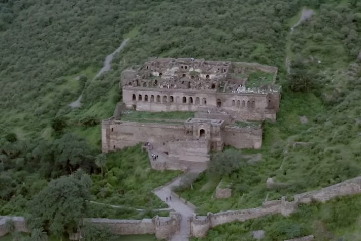 Forte Bhangarh, na Índia, é um dos lugares mais assombrados do mundo - Reprodução/YouTube BBC Global