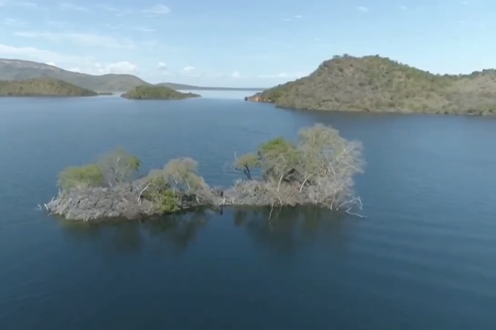 Por estar em um rio de jurisdição federal, a região conta com a fiscalização do Governo Federal e possui normas rígidas sobre o uso de seus recursos hídricos, que se destinam exclusivamente à geração de eletricidade e ao lazer, com proibição expressa para atividades de irrigação.