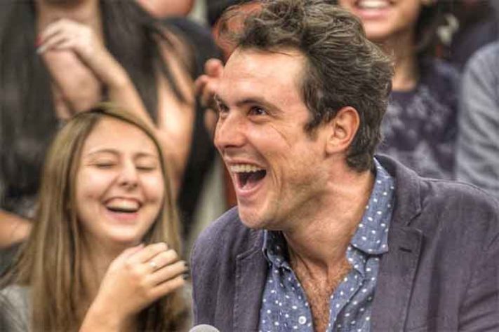 Ator Sérgio Guizé 