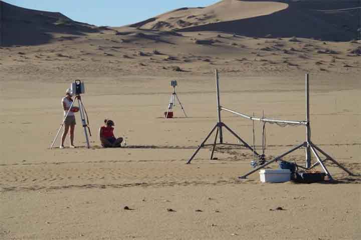 A ciência estuda essas tempestades para entender melhor os padrões climáticos e prever seus efeitos. Satélites monitoram o deslocamento das nuvens de poeira, permitindo alertas antecipados. Essas informações ajudam comunidades a se preparar e reduzir os danos causados pelo fenômeno, além de apoiar pesquisas sobre mudanças climáticas e impactos atmosféricos.