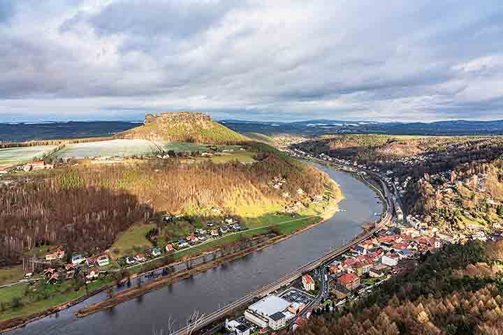 Königstein permanece como cidade que une tradição e modernidade, preservando séculos de memória em sua fortaleza e em sua vila encantadora. O patrimônio histórico convive com atividades culturais e naturais que atraem visitantes de todo o mundo. A essência da cidade continua inspirando quem busca experiências autênticas na Saxônia.
