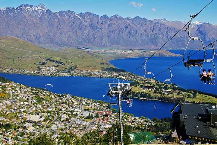 Visitar Queenstown é criar memórias que permanecem muito além da viagem, transformando paisagens em narrativas pessoais. Moradores e turistas compartilham histórias que reforçam identidade e emoção coletiva. A cidade inspira e emociona, deixando parte de sua essência em cada visitante impactado pela  experiência transformadora.