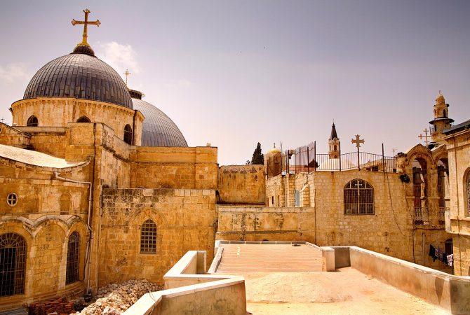 Santo Sepulcro: o coração da fé cristã em Jerusalém