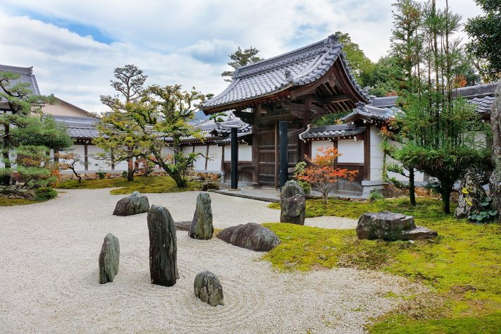Jardins zen japoneses (Karesansui) - Wikimedia Commons/杉山宣嗣