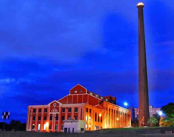 Usina do Gasômetro, usina de geração de energia desativada e transformada em centro cultural, localizada na cidade brasileira de Porto Alegre - Reprodução do Flickr Carlos Alkmin