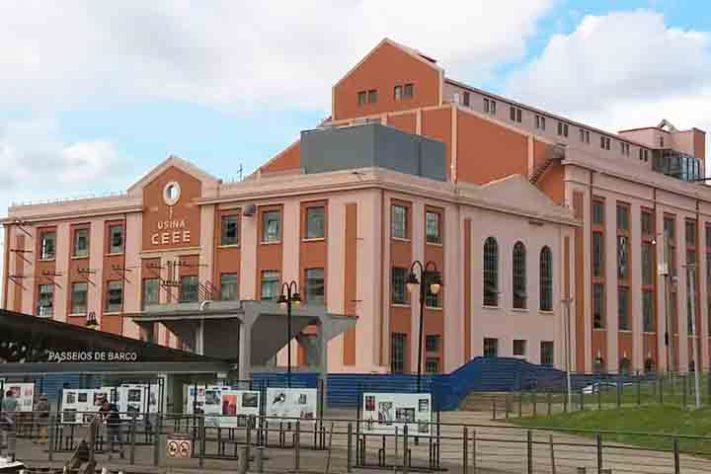 Usina do Gasômetro, usina de geração de energia desativada e transformada em centro cultural, localizada na cidade brasileira de Porto Alegre - Reprodução de vídeo RBS TV