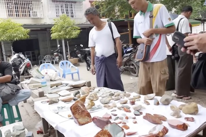 Mogok, em Myanmar, é conhecida por ser um berço de pedras preciosas - Reprodução