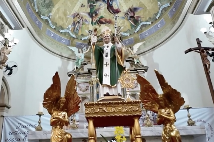 Também existe a possibilidade de a relíquia participar futuramente de celebrações em outras paróquias da arquidiocese, ampliando o acesso dos fiéis ao símbolo religioso ligado à memória de João Paulo II. 