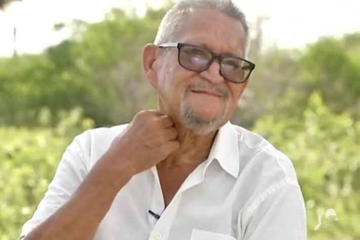 Agricultor encontra líquido que pode ser petróleo em Tabuleiro do Norte, no Ceará — 3-Agricultor encontra líquido que pode ser petróleo em Tabuleiro do Norte, no Ceará — Reprodução/TV Verdes Mares