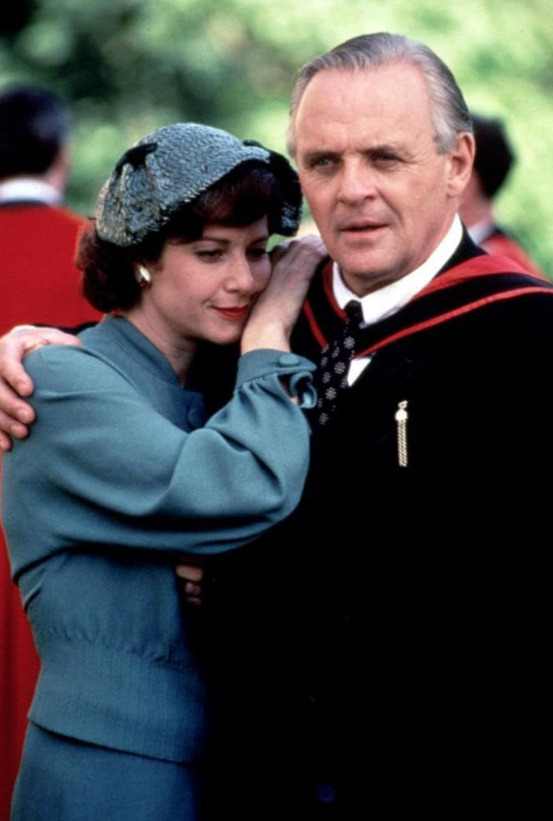 Em 1994, voltou a ser indicada ao Oscar na categoria de Melhor Atriz pela cinebiografia “Terra das Sombras”, do diretor Richard Attenborough, graças à sua atuação marcante como uma americana espirituosa que conquistou o coração do escritor britânico C. S. Lewis, personagem vivido por Anthony Hopkins. Um ano depois, no auge da carreira, ela decidiu dar uma pausa na carreira. Debra, voltou a atuar em 2001. 

