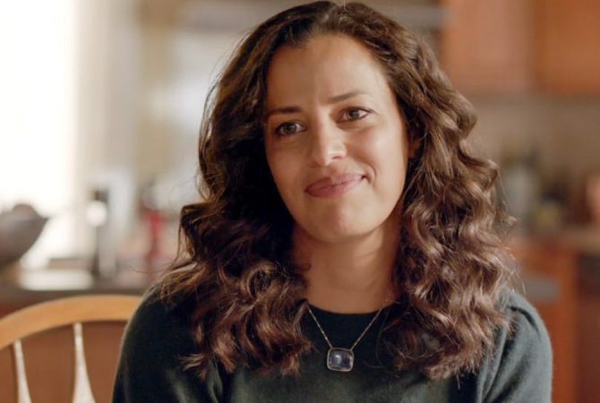 Athena Karkanis entra para o elenco da série “Committed”