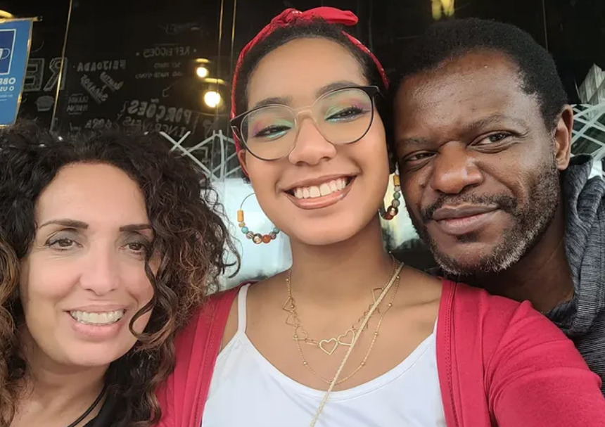 Com 40 anos de carreira, Kabengele contou em entrevista que precisou lutar, desde o princípio, para superar o preconceito e o racismo estrutural e conquistar seu espaço e o respeito de colegas atores, diretores, produtores e roteiristas. Segundo ele, as barreiras nunca foram motivo para desistir de seus sonhos. Para o ator, a família representa a base de sua vida e de suas conquistas. Casado há 23 anos com a artista plástica Vera Rocha, ele é pai de Mwanza, de 19 anos.
