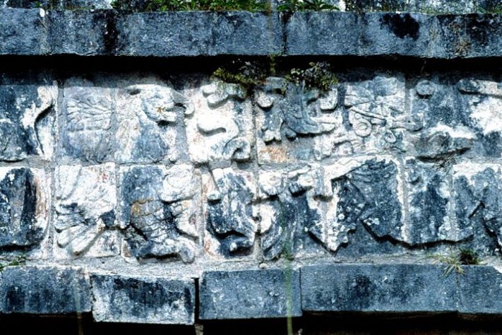 Pigmento azul maia, murais de Chichen Itza - Wikimedia Commons/HJPD