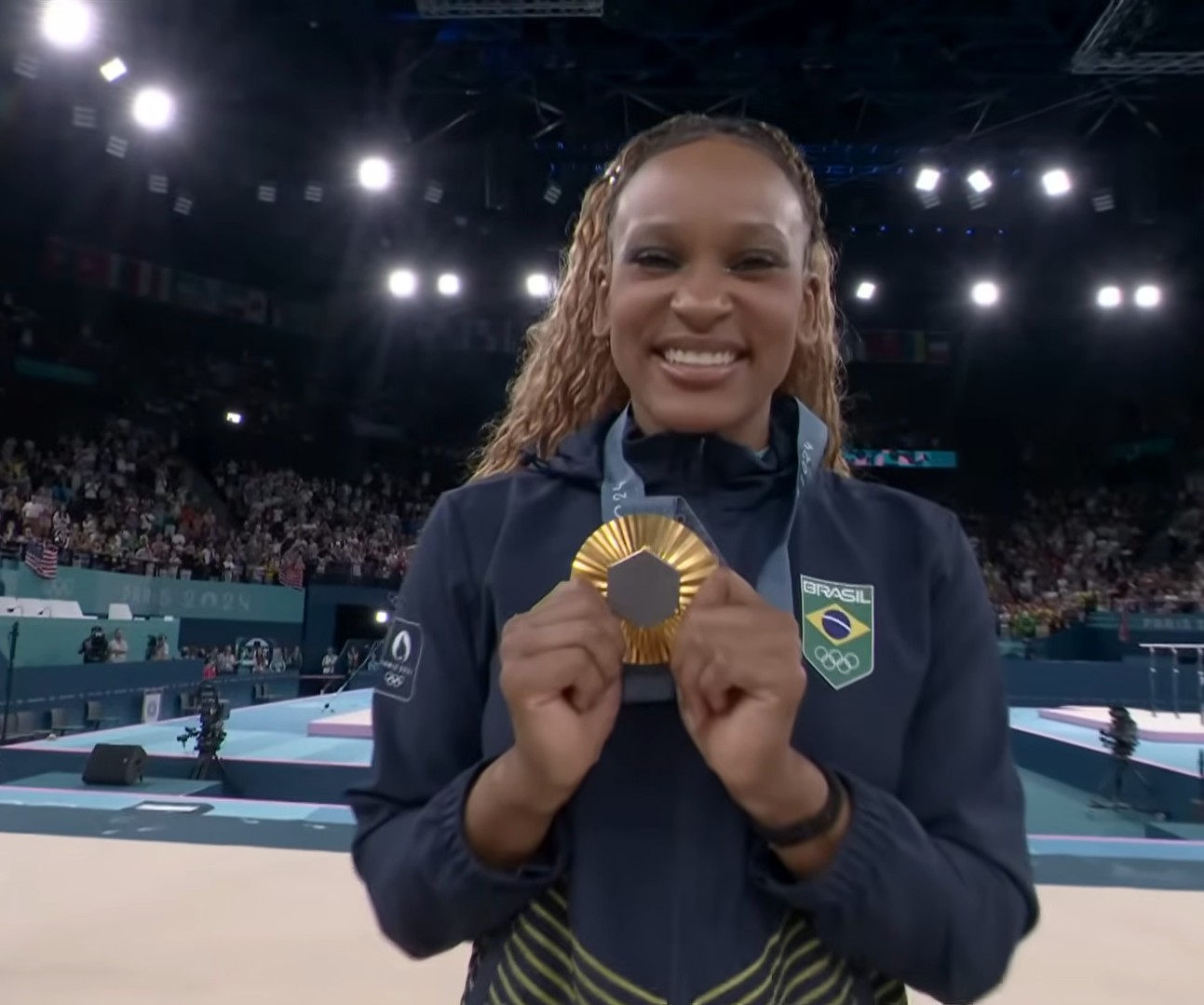 Já nas Olimpíadas de Paris 2024, ganhou mais quatro medalhas: ouro no solo, prata no salto e no individual geral, além do bronze por equipes, conquista inédita para o Brasil na competição. Foi também nessas Olimpíadas que recebeu uma homenagem histórica de Simone Biles, considerada uma das maiores atletas da história da modalidade.
