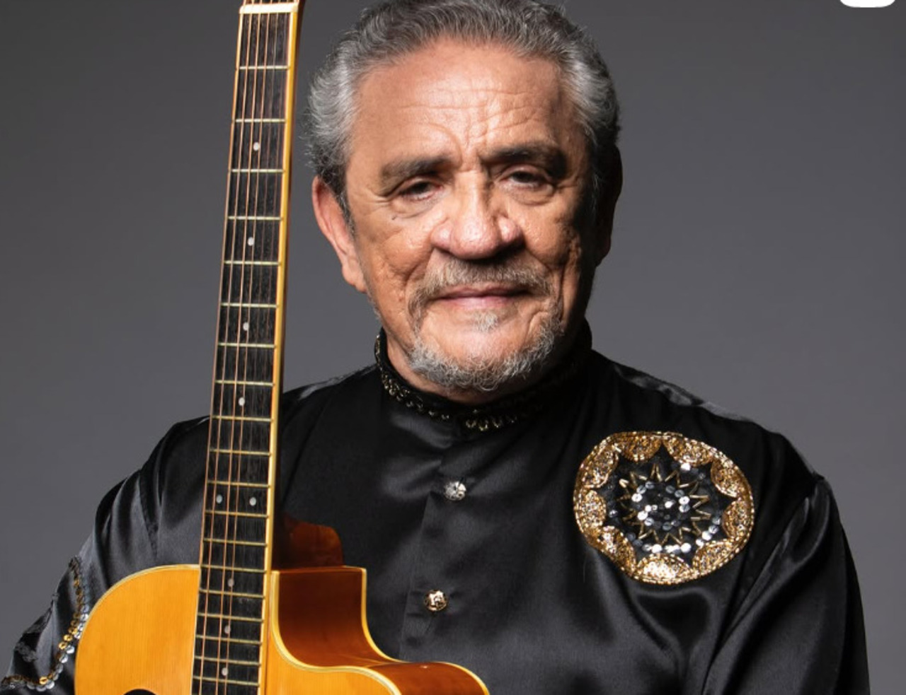 Sua voz grave e suas letras cheias de simbolismos se tornaram marcas registradas de sua carreira. O cantor é autor de sucessos como “Avôhai”, “Chão de Giz”, “Frevo Mulher”, “Admirável Gado Novo” e “Jacarepaguá Blues”. 