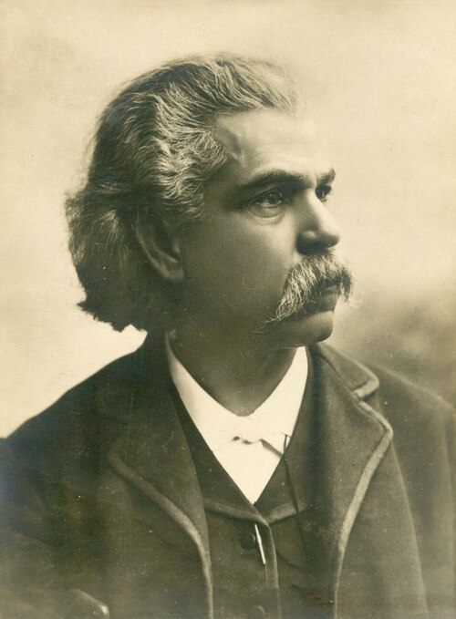 As obras de José de Alencar receberam diversas adaptações para o teatro, cinema, televisão e até ópera ao longo dos anos. O romance “O Guarani”, por exemplo, inspirou a famosa ópera de Carlos Gomes, apresentada pela primeira vez em 1870, no Teatro Scala, em Milão.
