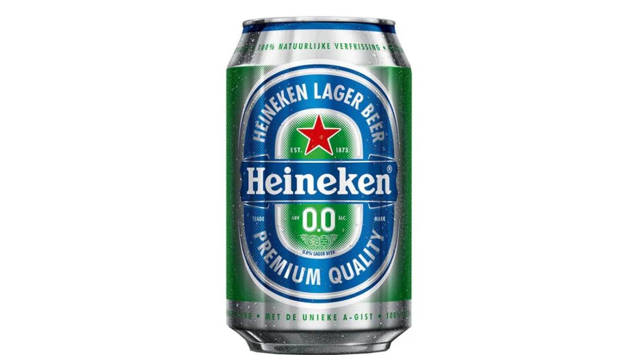 Como o álcool interfere no sabor da bebida, algumas cervejas sem álcool podem parecer mais leves ou adocicadas. Mesmo assim, a indústria vem investindo em técnicas capazes de manter maior complexidade de aromas e sabores. Em degustações às cegas, alguns consumidores já encontram dificuldade para diferenciar determinadas versões das cervejas alcoólicas tradicionais.
