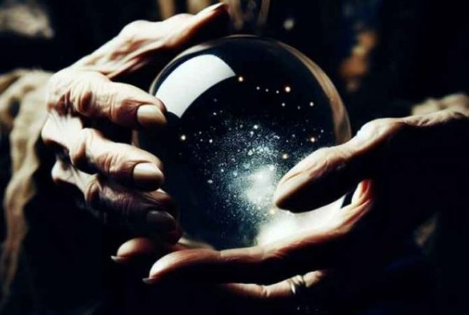 Bolas de cristal despertam curiosidade por seu simbolismo