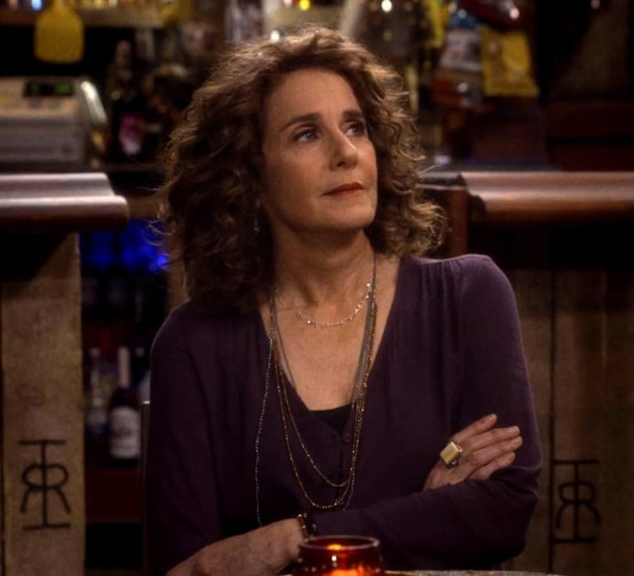 Outros trabalhos notáveis da carreira de Debra incluem “Uma Mulher Perigosa”, pelo qual foi indicada ao Globo de Ouro; “O Casamento de Rachel”, que lhe rendeu indicação ao Critics' Choice Awards; “Dawn Anna”, pelo qual foi indicada ao Emmy Awards; além de “Em Terapia”, “Lola Contra o Mundo”, “A Tenda Vermelha” e “The Ranch”.
