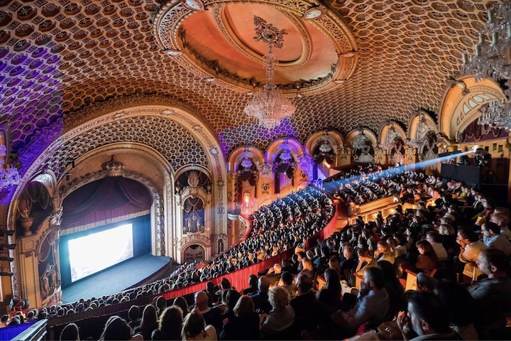 Ao longo das décadas, o evento se consolidou como uma importante vitrine para o cinema independente e autoral, além de servir como espaço de lançamento para filmes premiados em grandes festivais internacionais. A programação inclui estreias mundiais, debates, encontros com diretores e masterclasses abertas ao público.
