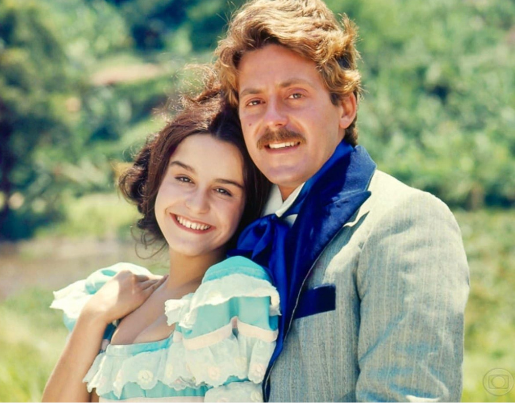 Sua primeira novela na TV Globo foi “A Escrava Isaura”, exibida em 1976 no horário das 18h. Na história de Gilberto Braga, deu vida ao protagonista Álvaro Santana, um jovem abolicionista por quem Isaura, a protagonista, se apaixona. Isaura é uma escravizada branca, educada e bondosa do século 19, que é perseguida por Leôncio e busca por sua liberdade.
