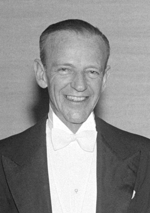 Os papéis em filmes de drama mais marcantes de Fred Astaire foram em 