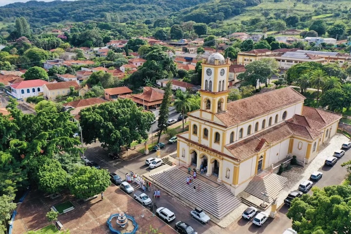Desde então, a igreja passou a manter o espaço aberto para visitação dos fiéis e celebrações diárias. A paróquia responsável pela guarda da relíquia possui longa tradição religiosa no interior paulista. Fundada ainda na década de 1840, a Igreja Matriz de São Simão Apóstolo surgiu antes mesmo da criação oficial do município.
