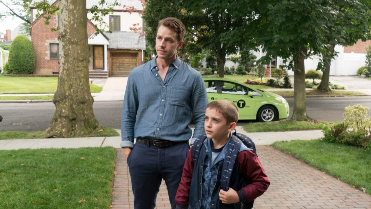 Além deles, outro personagem central é Cal, filho de Ben e Grace Stone, que foi interpretado por Jack Messina e, depois, por Ty Doran. Antes do voo, Cal enfrentava graves problemas de saúde, mas sua situação muda após o retorno do avião. O personagem possui uma forte ligação com os acontecimentos misteriosos da série e participa de vários momentos centrais da trama.
