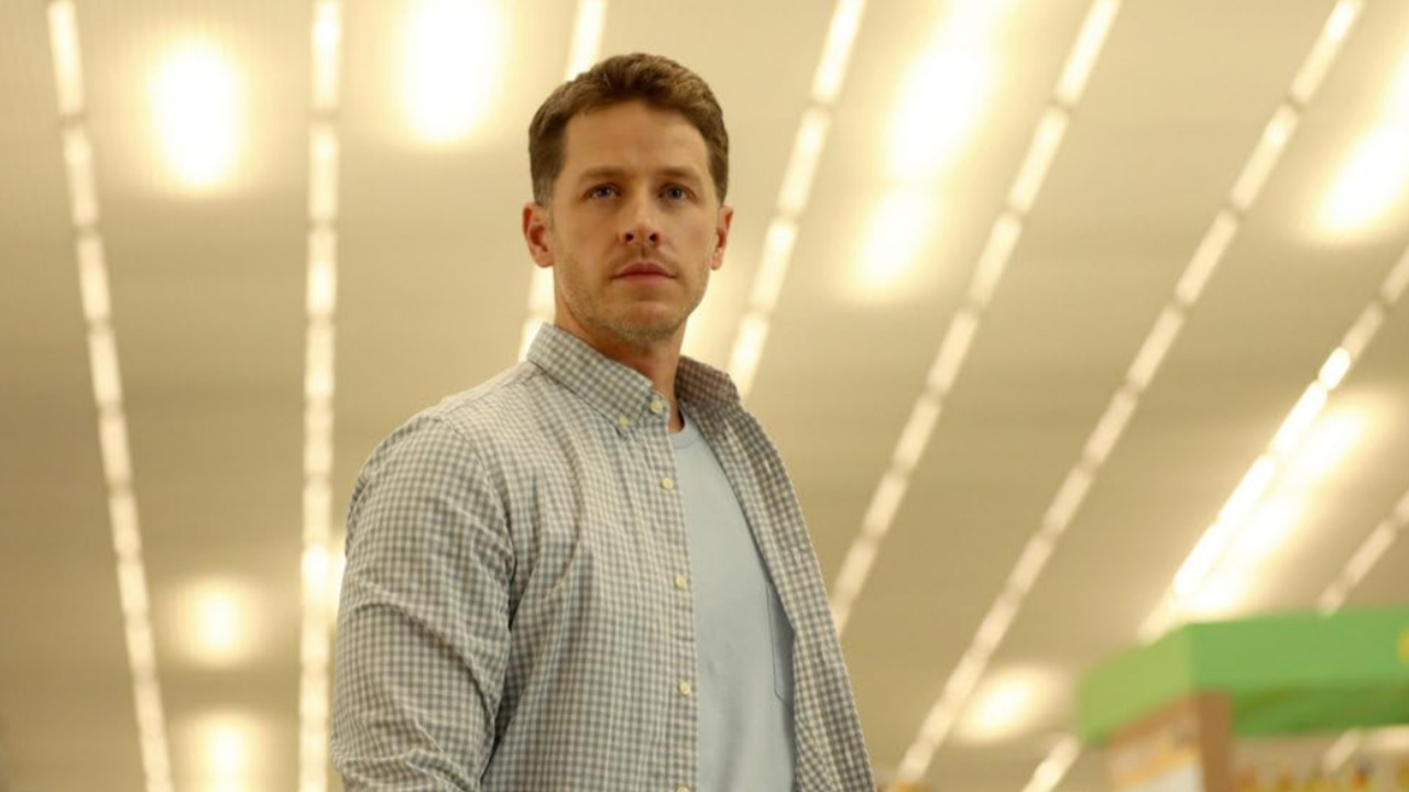 Já Ben Stone, personagem vivido por Josh Dallas, é professor universitário e também um dos passageiros do voo 828. Ele faz de tudo para tentar entender os acontecimentos misteriosos que cercam os passageiros do voo, além de ter que lidar com conflitos no casamento e problemas familiares.
