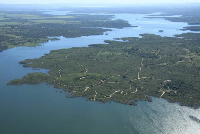 Criado a partir de hidrelétrica, Serra da Mesa se tornou o maior lago artificial do Brasil e redefiniu região de Goiás