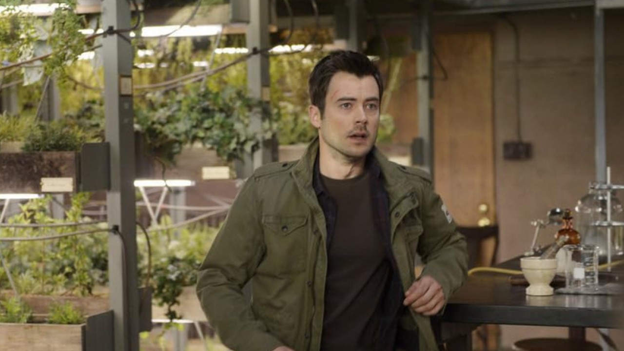 Em 2013, Matt Long assumiu o papel principal da série dramática 