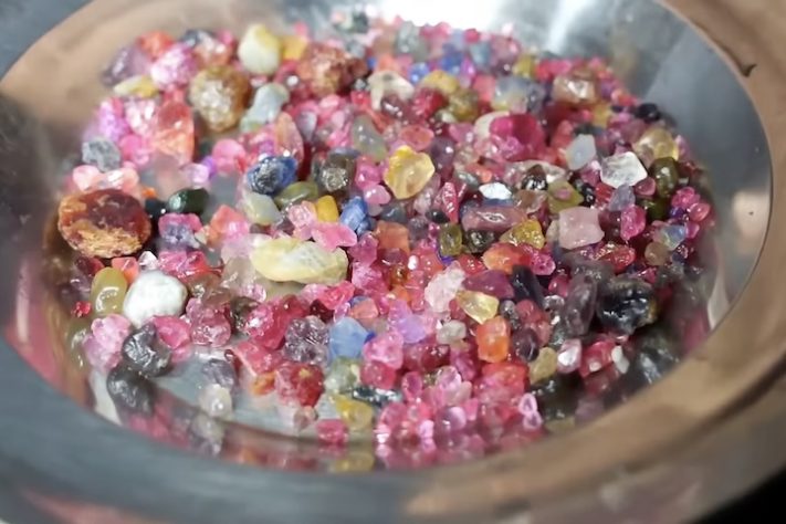 Mogok, em Myanmar, é conhecida por ser um berço de pedras preciosas - Reprodução