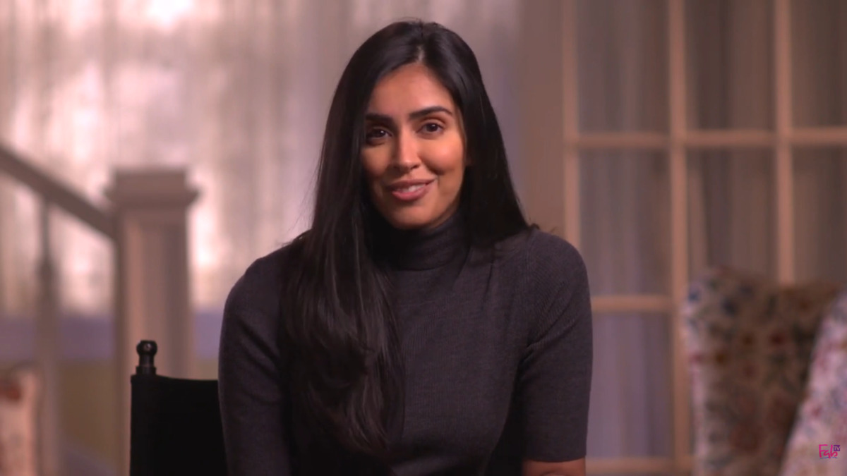 Parul é uma mulher rica, sofisticada e admirada, que abandona sua vida aparentemente perfeita após ser diagnosticada com câncer de mama. Sob o pretexto de buscar tratamento nos Estados Unidos, ela decide se reaproximar de Amit, o grande amor que nunca conseguiu esquecer. Já Amit é um homem gentil e emocionalmente aberto, sempre disposto a ajudar os outros, mas incapaz de encontrar estabilidade na própria vida. Quando tudo começa a melhorar em seu relacionamento atual, sua rotina é abalada pelo r