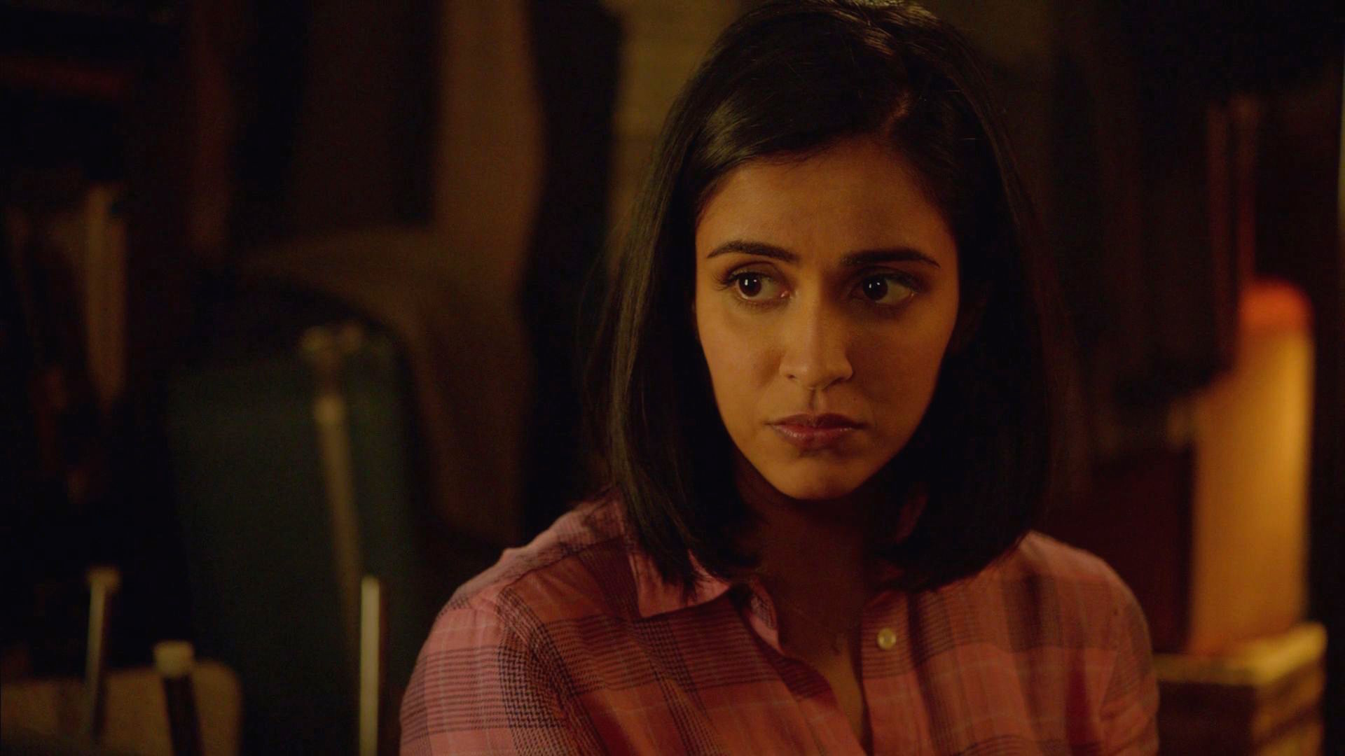 A partir daí, participou de produções como “Working the Engels” e “Defiance”. Seu primeiro papel recorrente foi na série de terror “The Strain”, criada por Guillermo del Toro. Kaur também teve destaque na série médica “Saving Hope”, interpretando a Dra. Asha Mirani.
