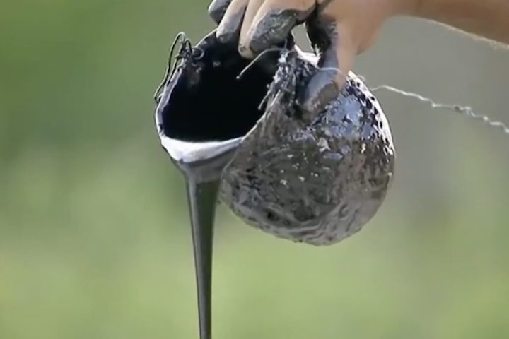 Ainda assim, especialistas alertam que a existência de petróleo não garante viabilidade econômica, já que fatores como qualidade do óleo, custo de extração, impacto ambiental e volume disponível precisam ser analisados ao longo dos próximos anos. Pela legislação brasileira, os recursos minerais do subsolo pertencem à União, mesmo quando localizados em propriedades privadas. -  (crédito: Reproduc?a?o/TV Verdes Mares)