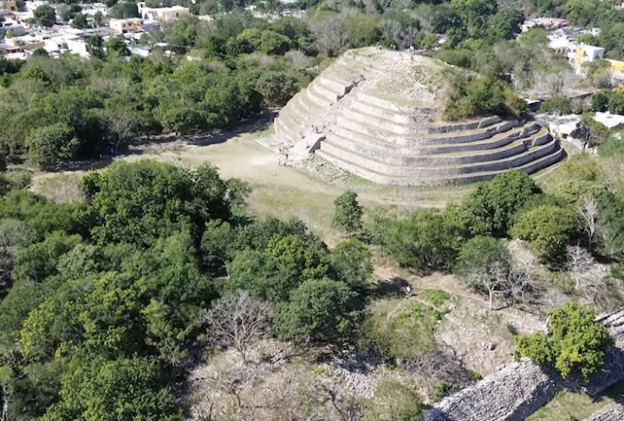 Pirâmide de Kinich Kak Moo (Izamal, México) - Reprodução