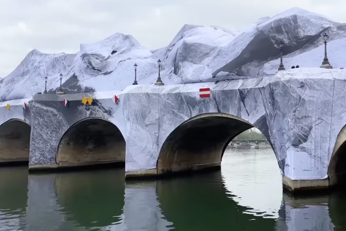 Ponte mais antiga de Paris vira 'caverna' gigante em instalação elaborada por artista francês – Reprodução/YouTube Le Parisien