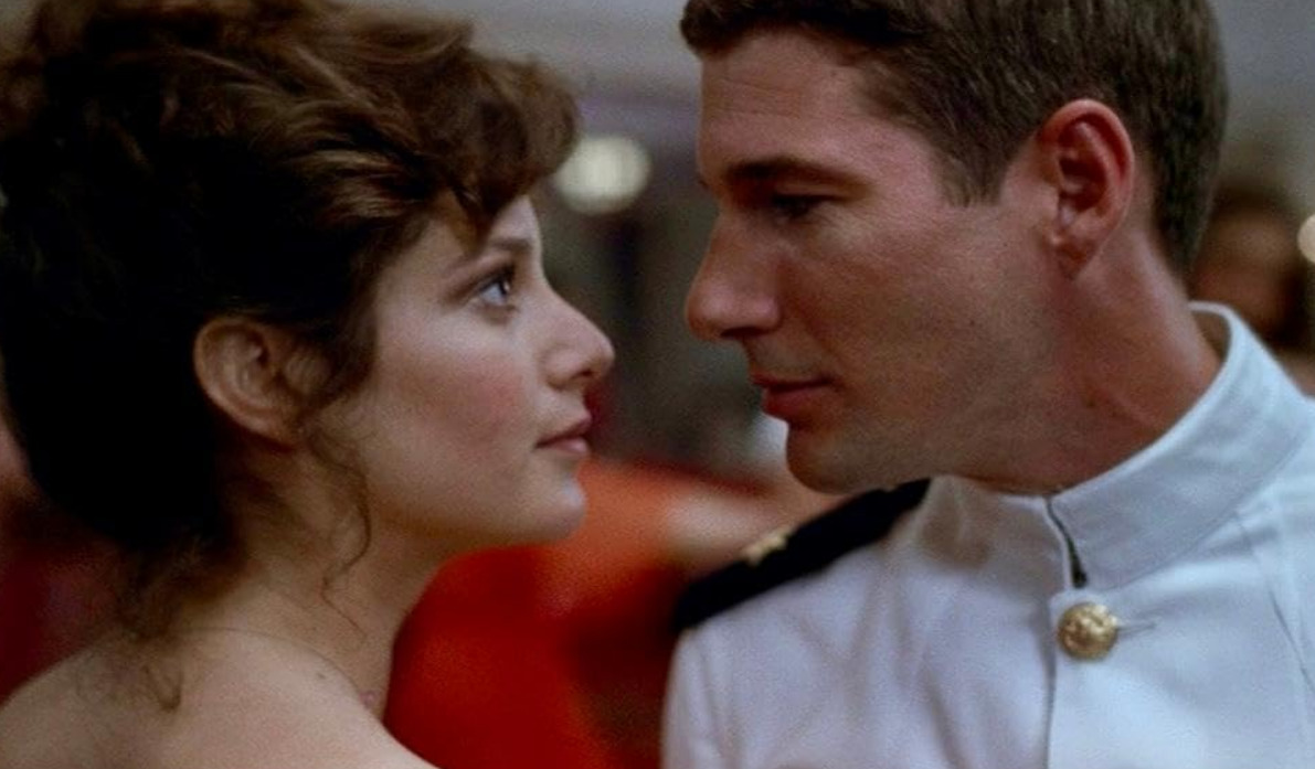 A atriz também revelou que odiou trabalhar com Richard Gere em “A Força do Destino”. Debra chegou a definir o colega como “uma parede de tijolos” ao criticar sua atuação, enquanto o próprio Gere admitiu que a convivência entre os dois foi complicada durante as filmagens. Os conflitos ainda envolveram o diretor Taylor Hackford. Também teve problemas com outros nomes de Hollywood, como John Malkovich e Shirley MacLaine. 
