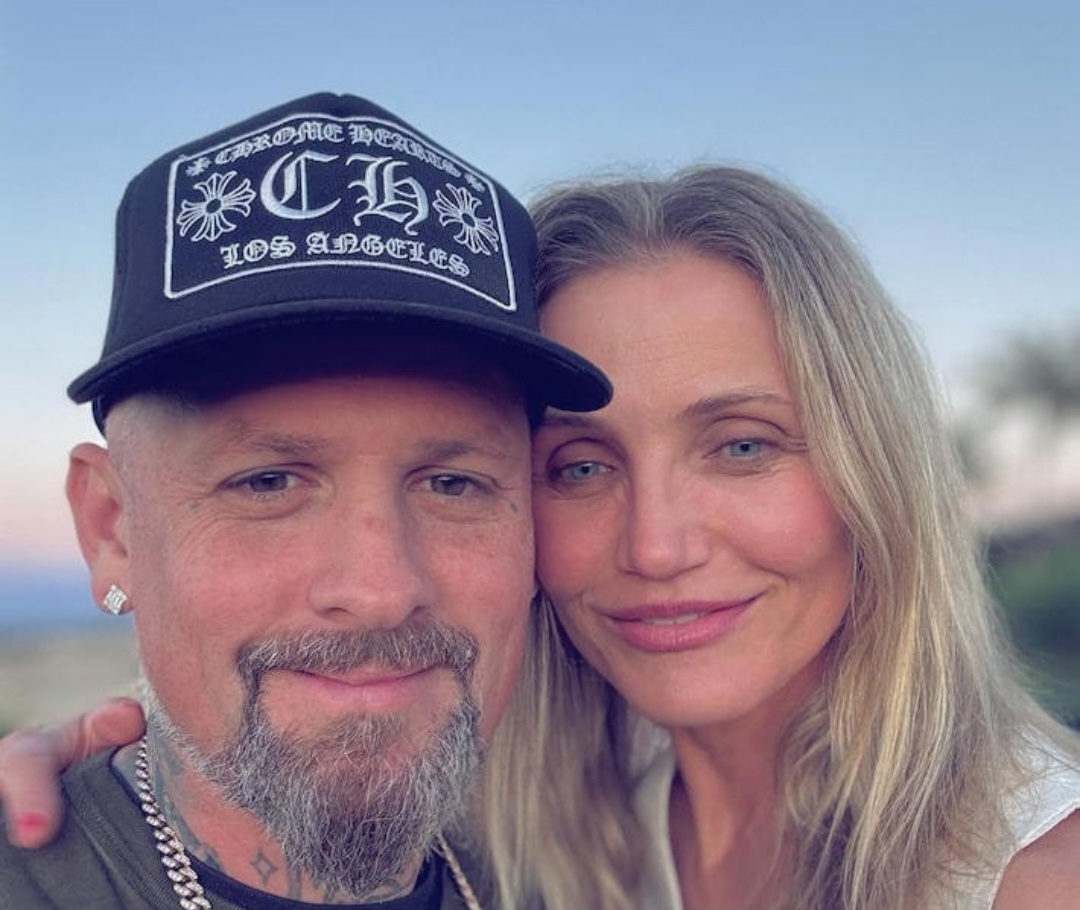 A atriz Cameron Diaz e o músico Benji Madden anunciaram a chegada do terceiro filho do casal. O bebê se chama Nautas Madden, nome que chamou atenção por ser pouco comum e, como explicou o pai, ligado à ideia de “marinheiro”, “viajante” ou “navegador”. O casal já é pai de Raddix e Cardinal. -  (crédito: Reprodução Instagram )
