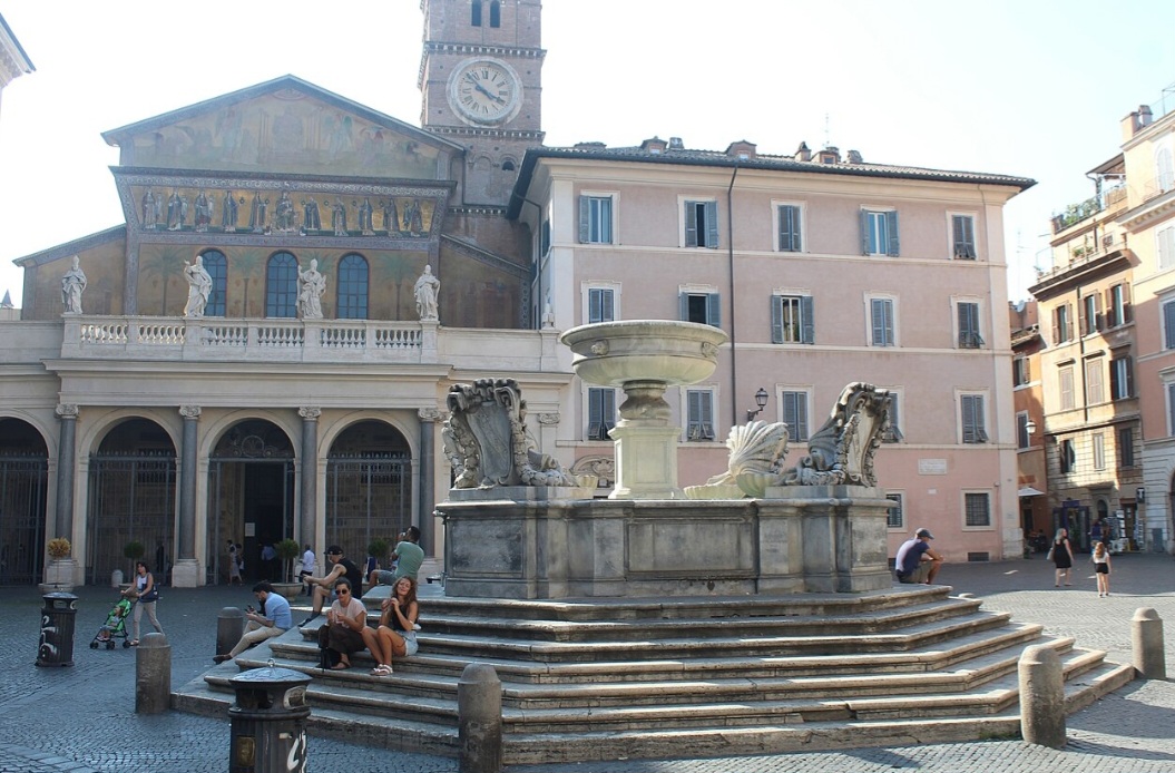 Outra curiosidade é que Trastevere preserva parte do aspecto popular que marcou sua origem, com belas praças e fontes. Historicamente, o bairro era associado a trabalhadores, pescadores e comerciantes que viviam próximos ao rio Tibre e às áreas portuárias antigas.