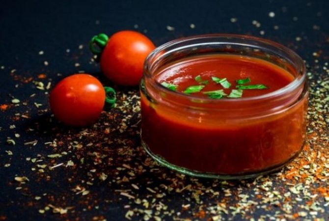 Molho, extrato e ketchup têm diferenças importantes no uso do tomate