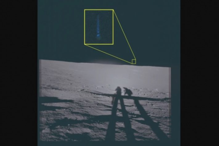 Uma vista da Lua durante a missão Apollo 12 em 1969, com um clarão não identificado destacado e ampliado - Departamento de Defesa dos EUA