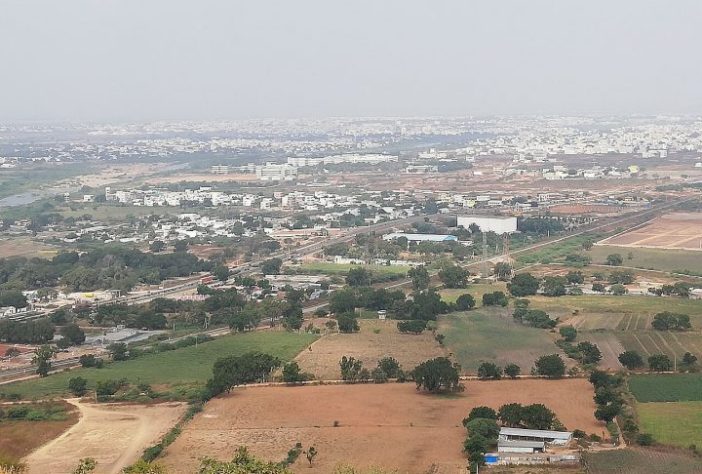 Índia transformou uma área seca e rochosa na maior “bateria verde” do mundo (Pinnapuram Integrated Renewable Energy Project) - Wikimedia Commons/Veera.sj