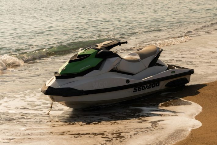 Jet ski, moto aquática – engin akyurt/Unsplash